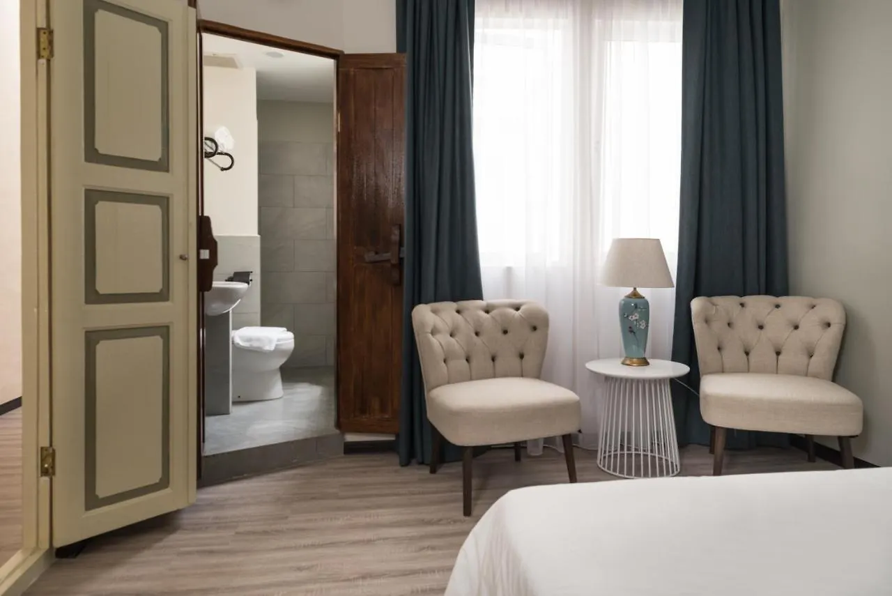 Carnarvon House Hotel Georgetown